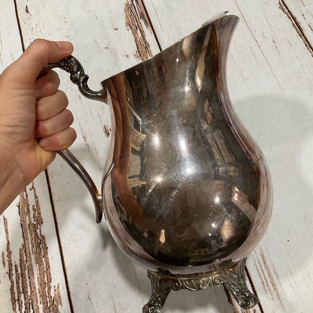 VINTAGE F.B ROGERS SILVERSMITH PITCHER WITH ICE LIP - Picture 6 of 11